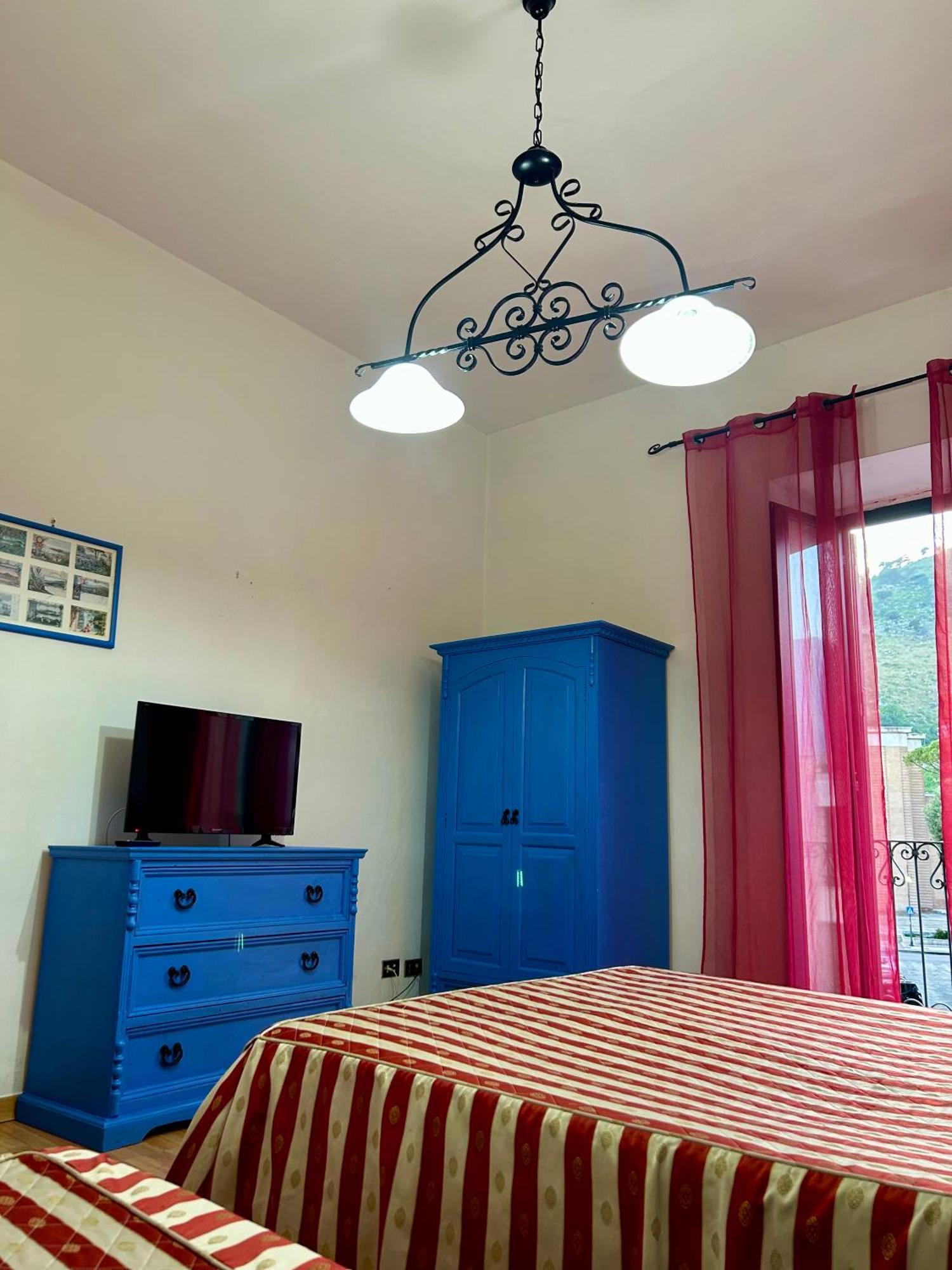 Holiday House Ginevra Формия Екстериор снимка