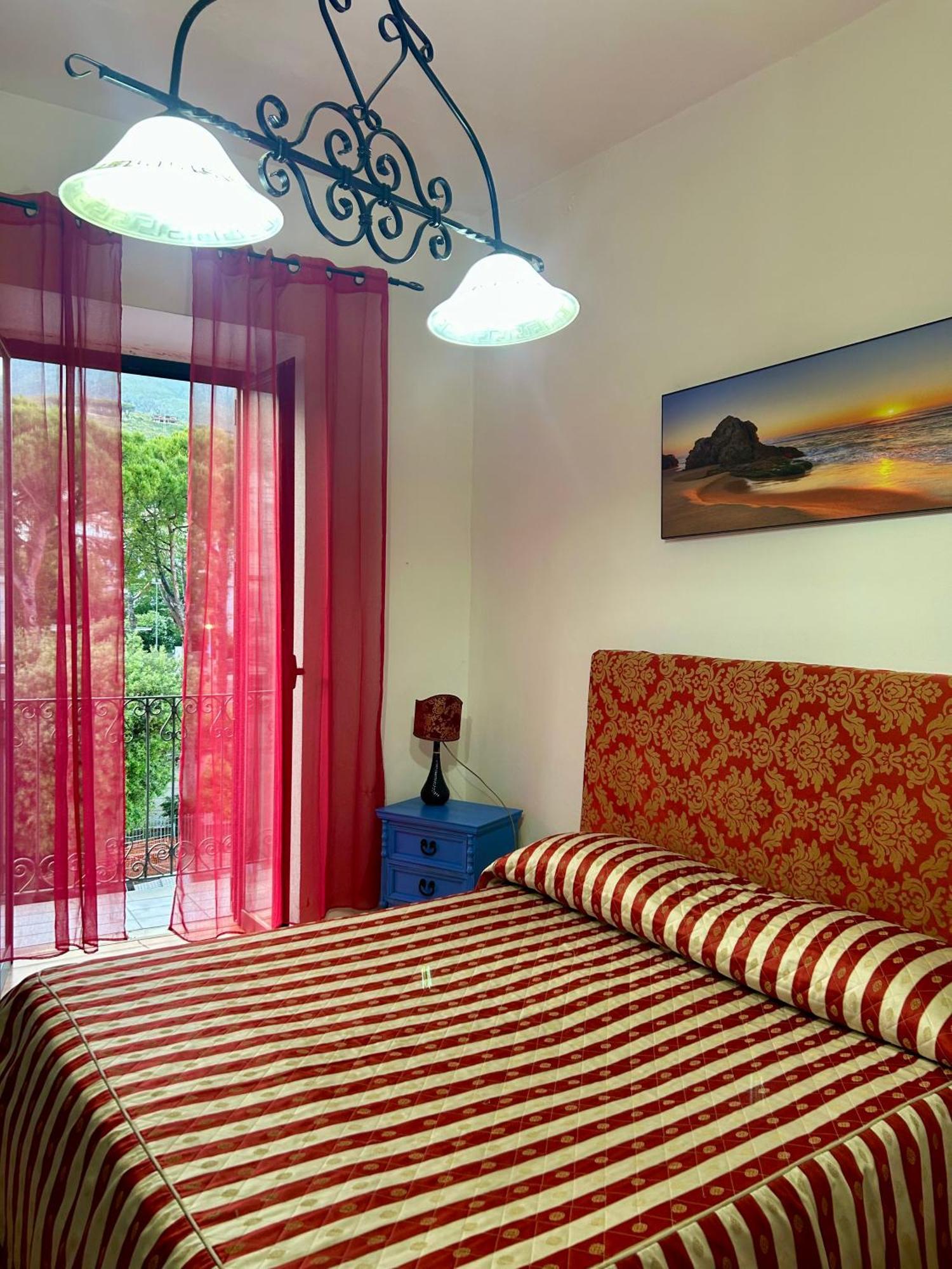 Holiday House Ginevra Формия Екстериор снимка
