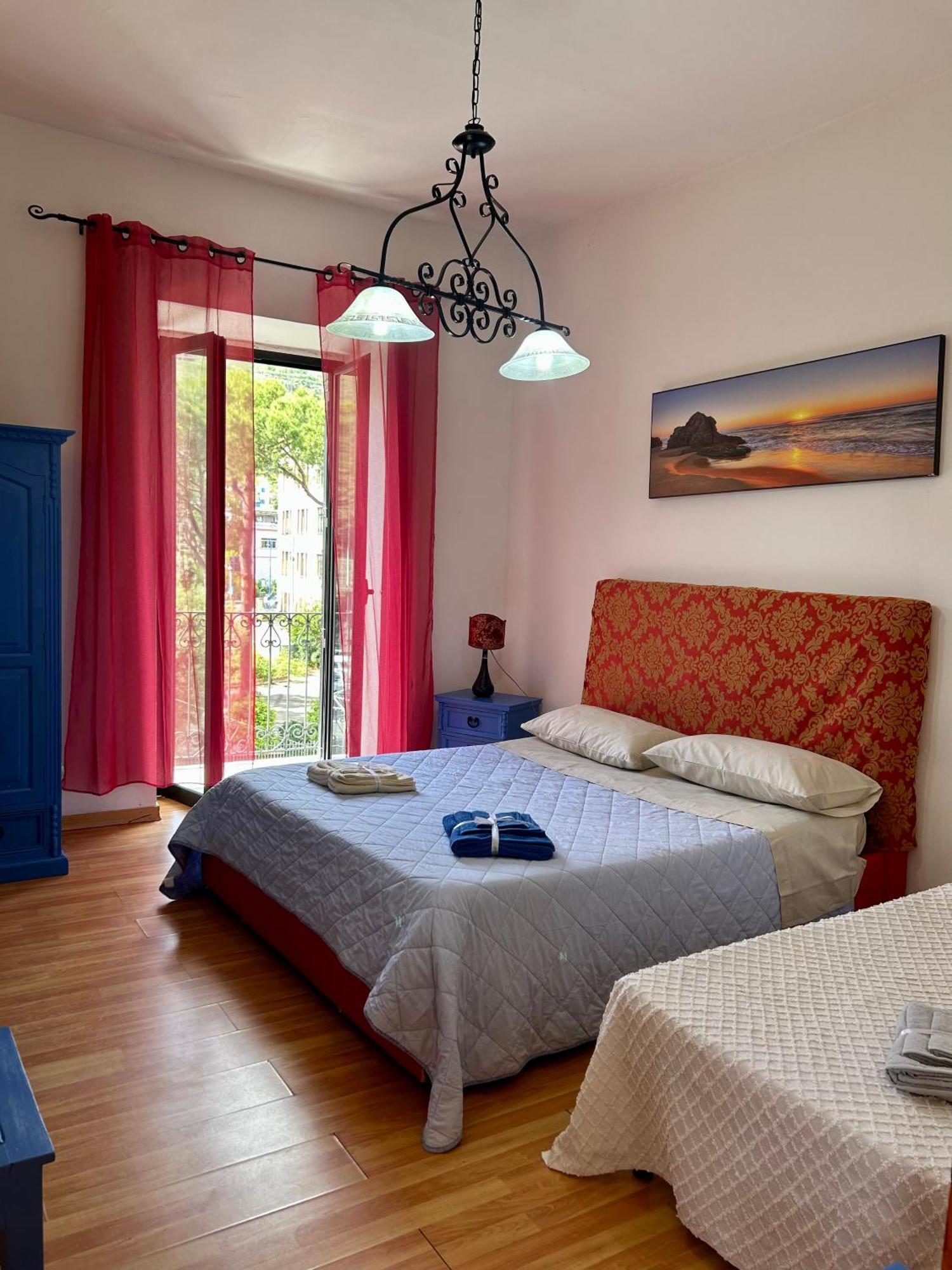 Holiday House Ginevra Формия Екстериор снимка